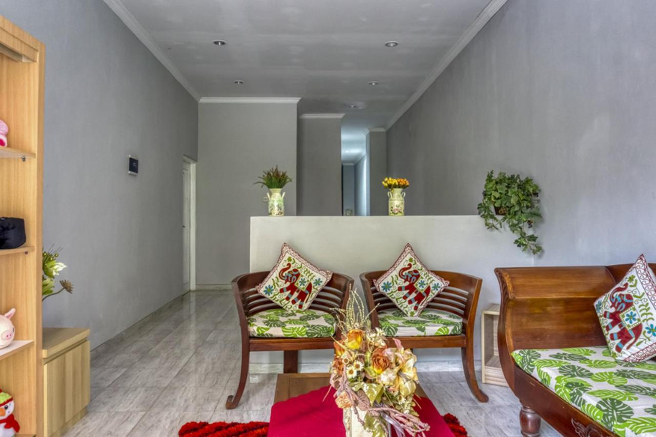 Reddoorz Near Sindu Kusuma Edupark 2 Hotel Cebongan Exterior photo